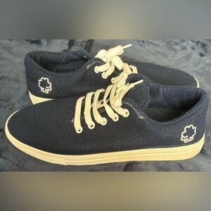 Baabuk Women’s Navy Wool Sneakers Sz 42